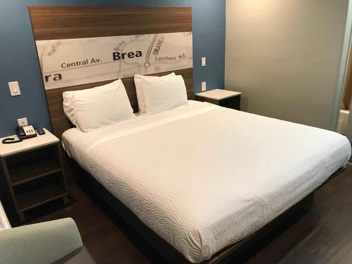 Hyland Inn Брея Экстерьер фото