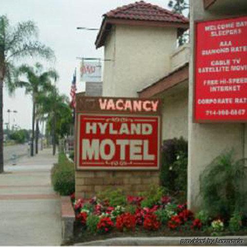 Hyland Inn Брея Экстерьер фото