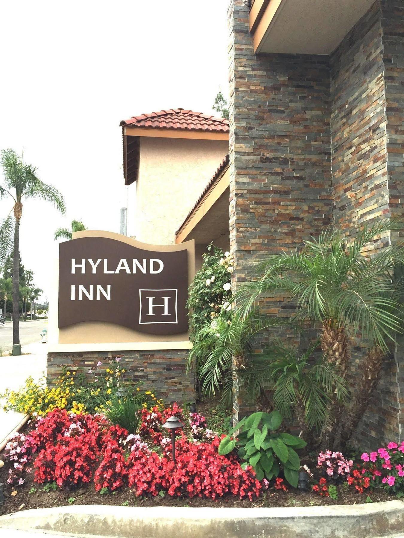 Hyland Inn Брея Экстерьер фото