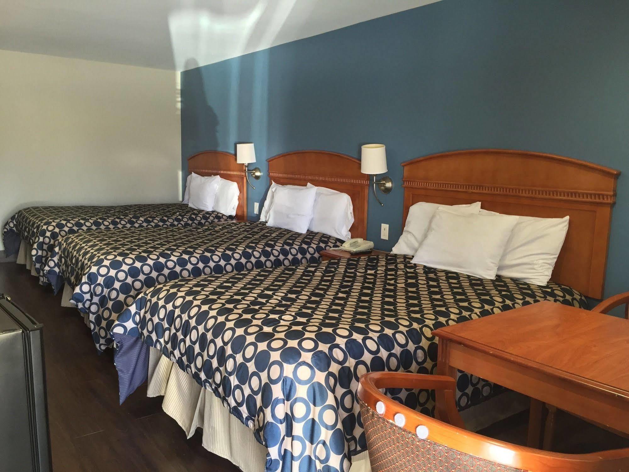 Hyland Inn Брея Экстерьер фото